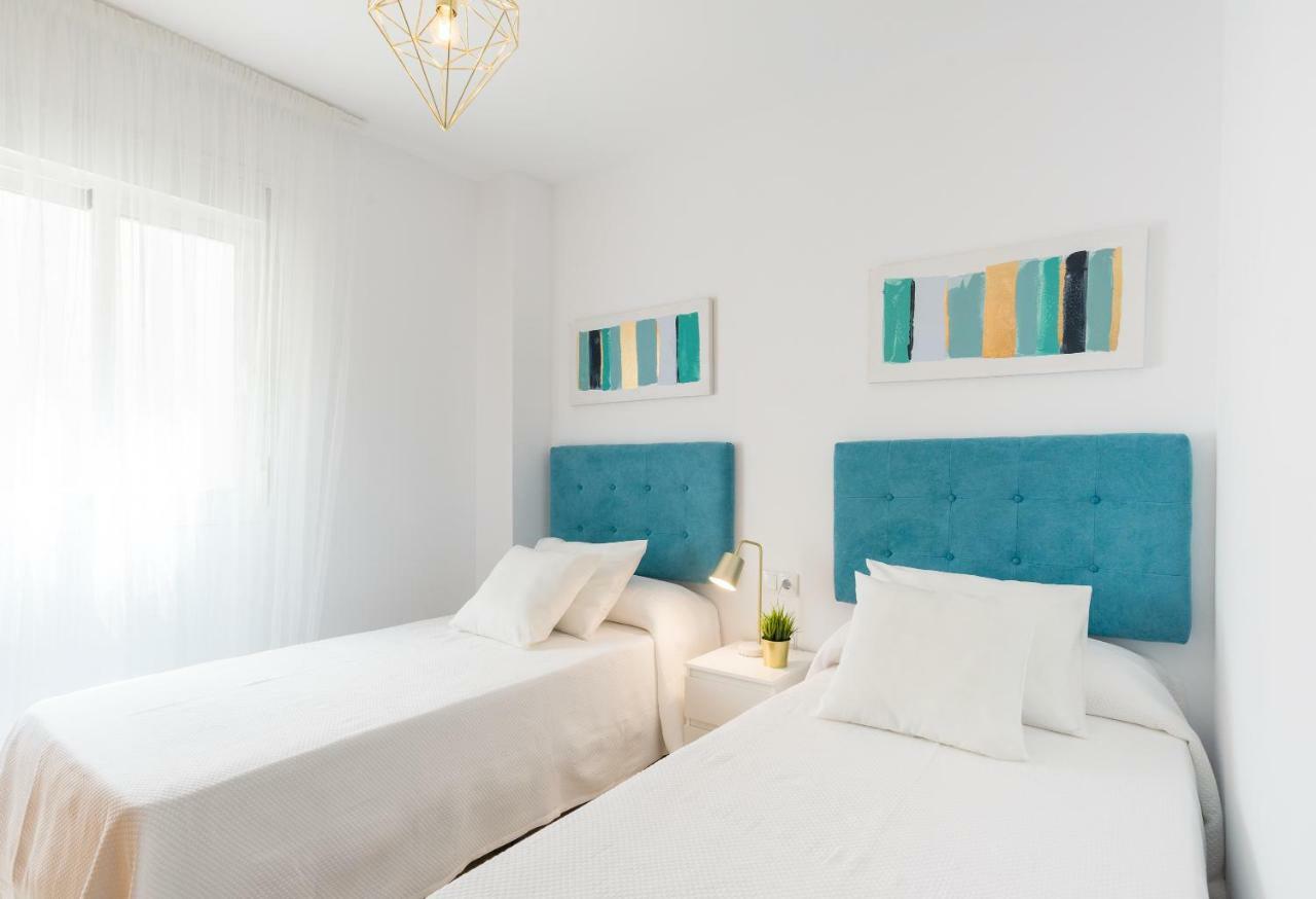 Apartamento El Sol de Poniente: a 1 minuto de la playa, piscina, parking Málaga Exterior foto