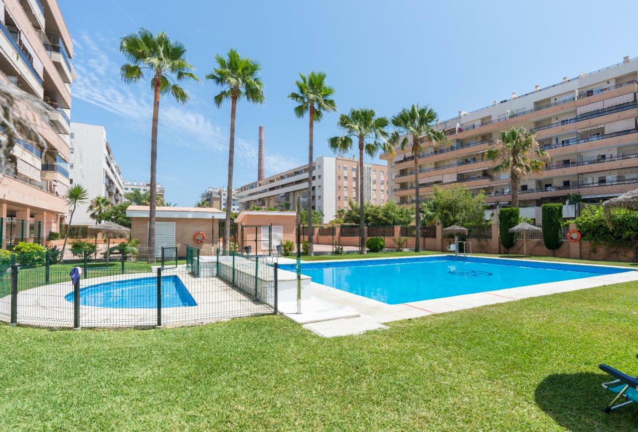 Apartamento El Sol de Poniente: a 1 minuto de la playa, piscina, parking Málaga Exterior foto